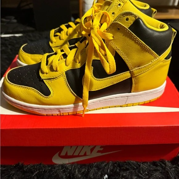 COPY - Nike air dunk Iowa edition size 8.5 men - Picture 3 of 6